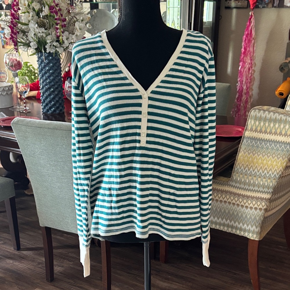 NWTStriped V-Neck Sweater